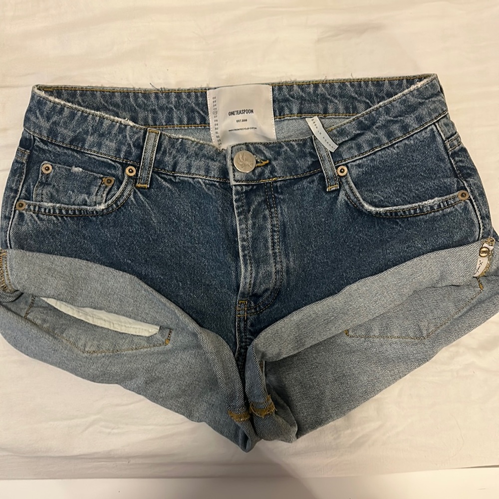 One teaspoon jean shorts, size 26